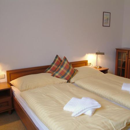 Hotel Loucky Litvínov Екстериор снимка