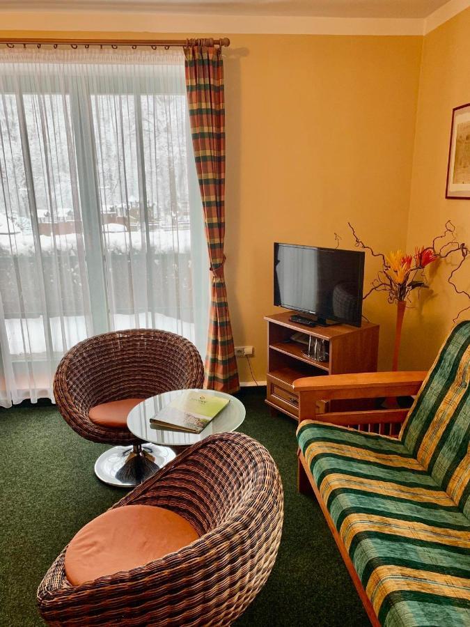 Hotel Loucky Litvínov Екстериор снимка