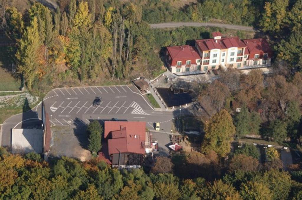 Hotel Loucky Litvínov Екстериор снимка